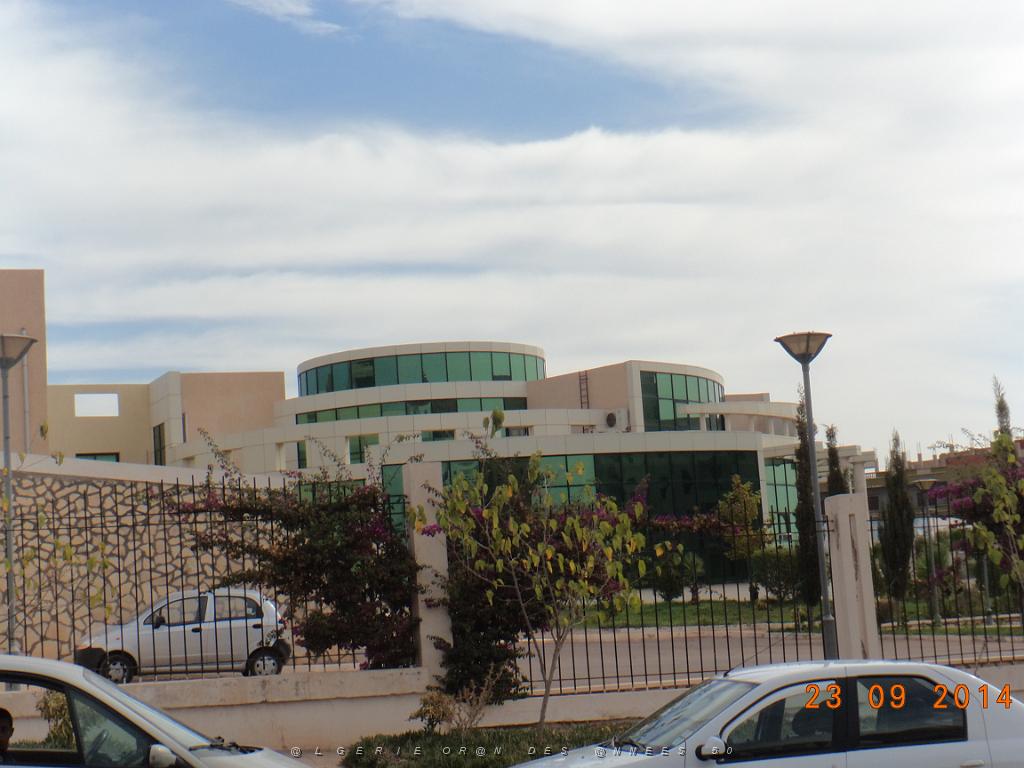 84-1-Mairie annexe de Bir -el-Djir (Est d'Oran).JPG -                                